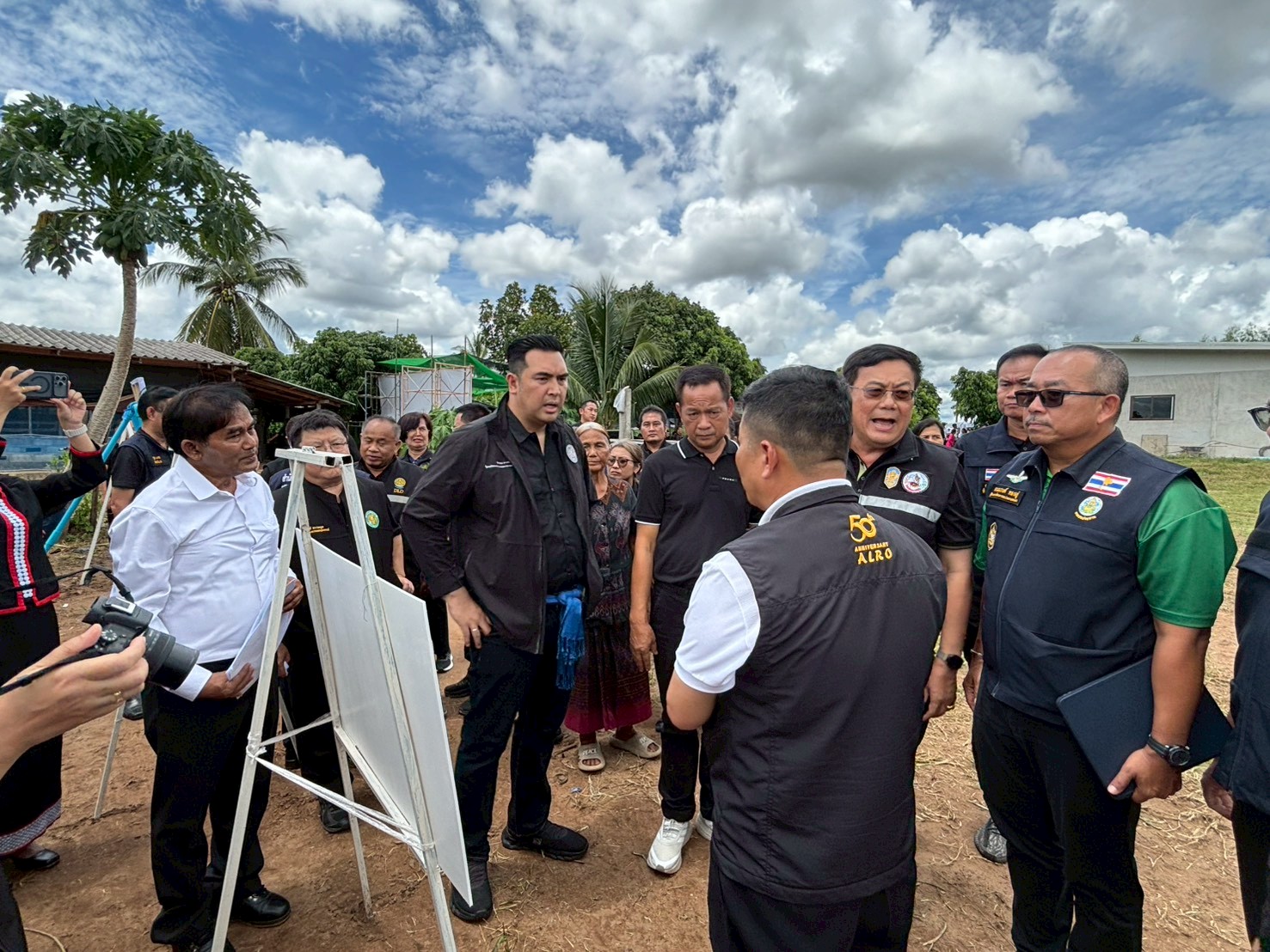 title - รองเลขาธิการ ส.ป.ก.ร่วมงาน ‘ประมงร่วมอาสาพาปลากลับบ้าน’ ประจำปี 2569 พร้อมลงพื้นที่กลุ่มปลูกหม่อนเลี้ยงไหมอุตสาหกรรม บ้านด่านตึง จ.สกลนคร